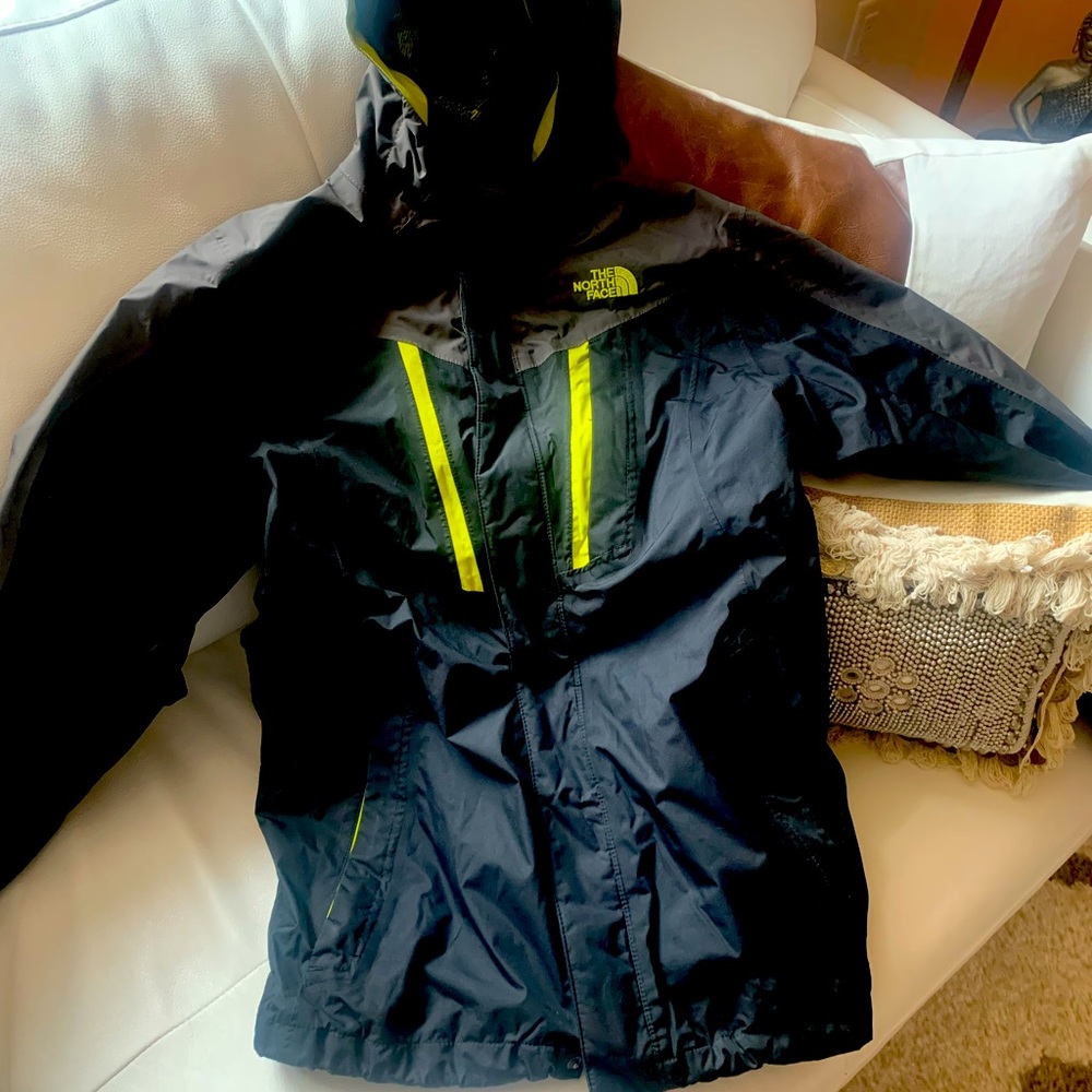 Like new North Face boy coat size Large 14/16 warm insert jacket inside coat